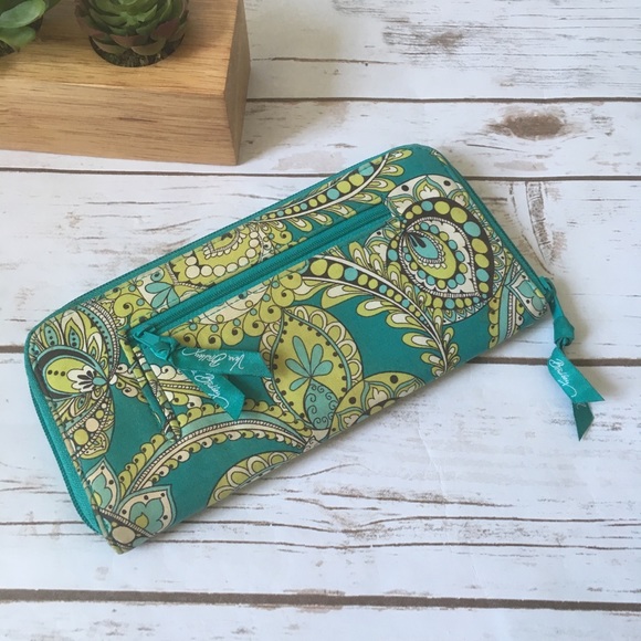 Vera Bradley Handbags - Vera Bradley wallet